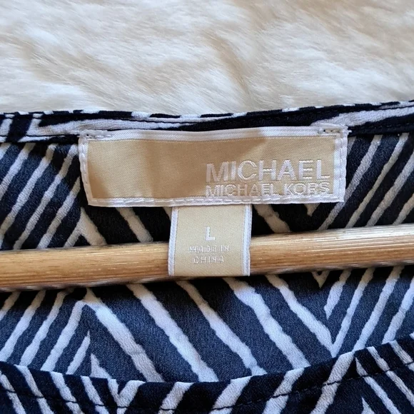Michael Kors Navy & White Chevron Batwing Top – Size L - Picture 5 of 9